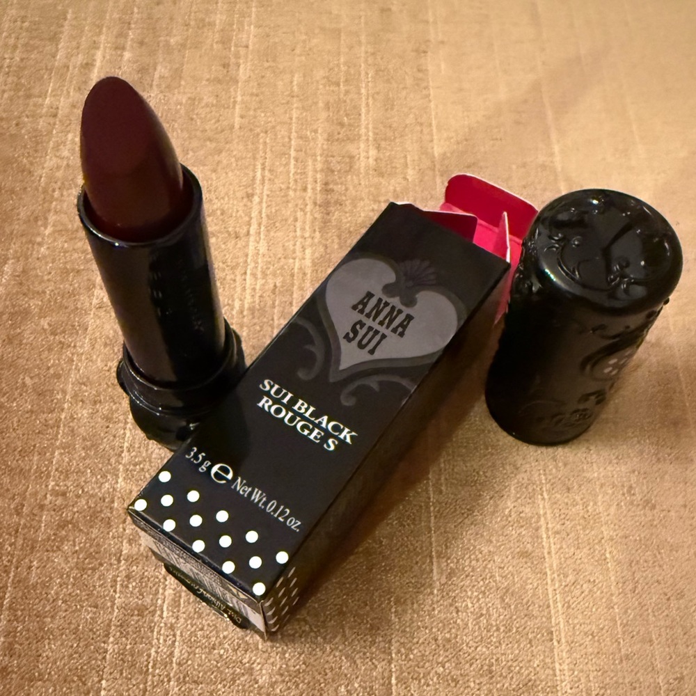 NIB Iconic Anna Sui Rouge Lipstick - 405 Cherry Red